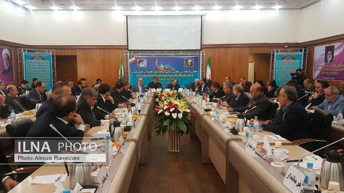 حذف مدیران غیر همسو با سیاست‌های دولت‌یازدهم از چرخه مدیریتی/ دولت سر جنگ با هیچ گروه مخالفی را ندارد