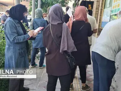 واکسیناسیون لاک‌پشتی در فارس/ حجم مراجعات بالا اما واکسن کم است/ عضو مجمع نمایندگان:تلاش می‌کنیم سهمیه بیشتری برای فارس بگیریم