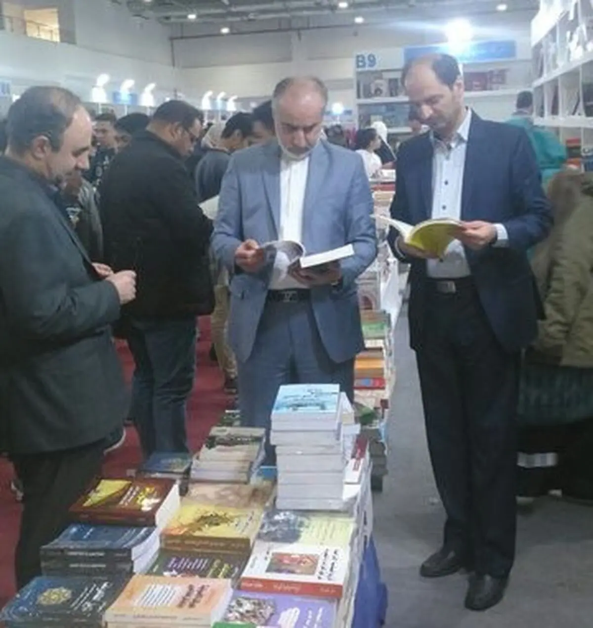 بازدید رئیس دفتر حفاظت منافع ایران در مصر از پنجاهمین نمایشگاه بین‌الملل کتاب قاهره