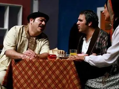 پخش تله تئاتر «آقای اشمیت کیه!» از  شبکه چهار