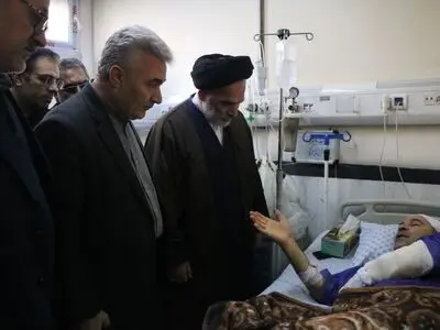 عیادت  مدیرکل آموزش و پرورش آذربایجان‌غربی از مدیر مضروب سلماسی