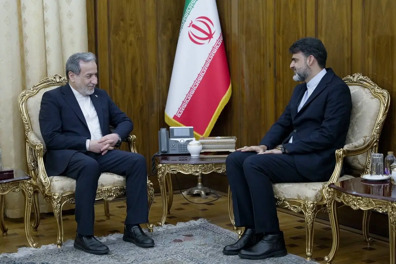 دیدار سرکنسول جدید ایران در بصره با وزیر امور خارجه