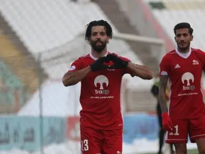حضور عباس زاده بر سر مزار مرحوم دست نشان