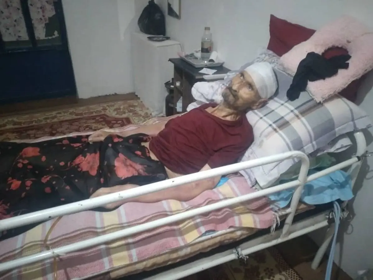 گلایه فرزند حاجی گلدی برزین از بی‌توجهی مسئولان به حال وخیم پدرش/ ارشاد گفت برای درمان پدرم وام می‌دهد و از حقوق چهارصدهزارتومانی او کسر می‌کند