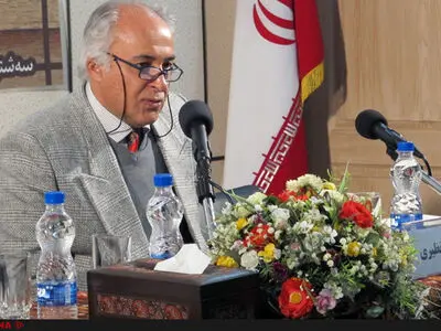 جایزه شاملو باید سواد شاعران را هم بسنجد