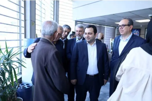 بازدید روزانه مدیرعامل، اعضای هیئت مدیره و مدیران ارشد بانک صادرات ایران از شعب و ستاد بانک و مجموعه‌های تولیدی فعال