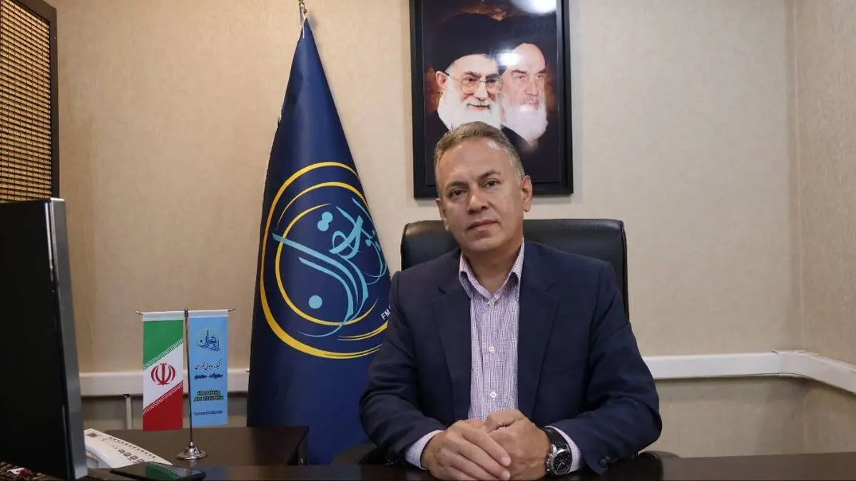 «دور یک میز» نقد را واقعی‌تر می‌کند