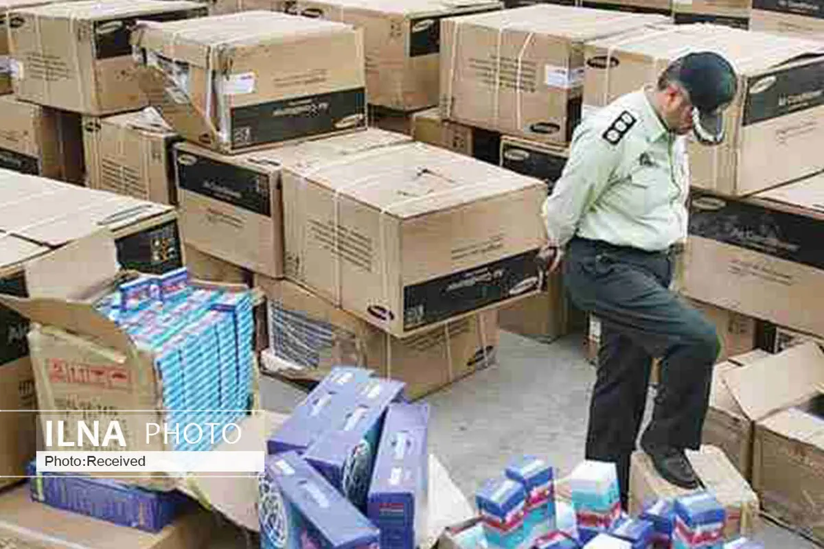 توقیف  اتوبوس حامل ۲ میلیارد ریال کالای قاچاق در قزوین 