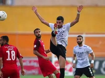 حضور هنرمند بوشهری در اردوی شاهین پیش از بازی استقلال(عکس)