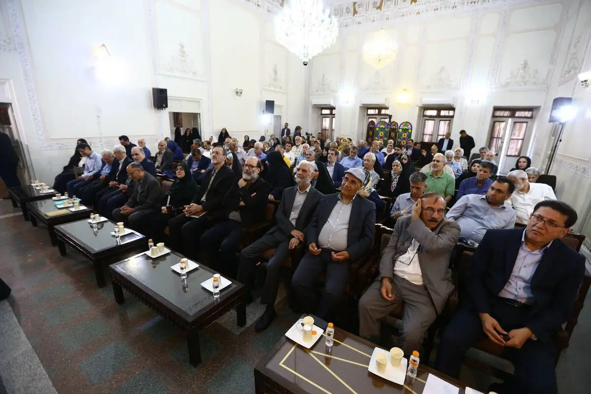 بوعلی‌سینا، حکیمی که زبان فارسی را به سپهر مفاهیم فلسفی وارد کرد