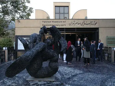 22 دیماه آخرین روز بازدید از نمایشگاه آثار تونی کرگ