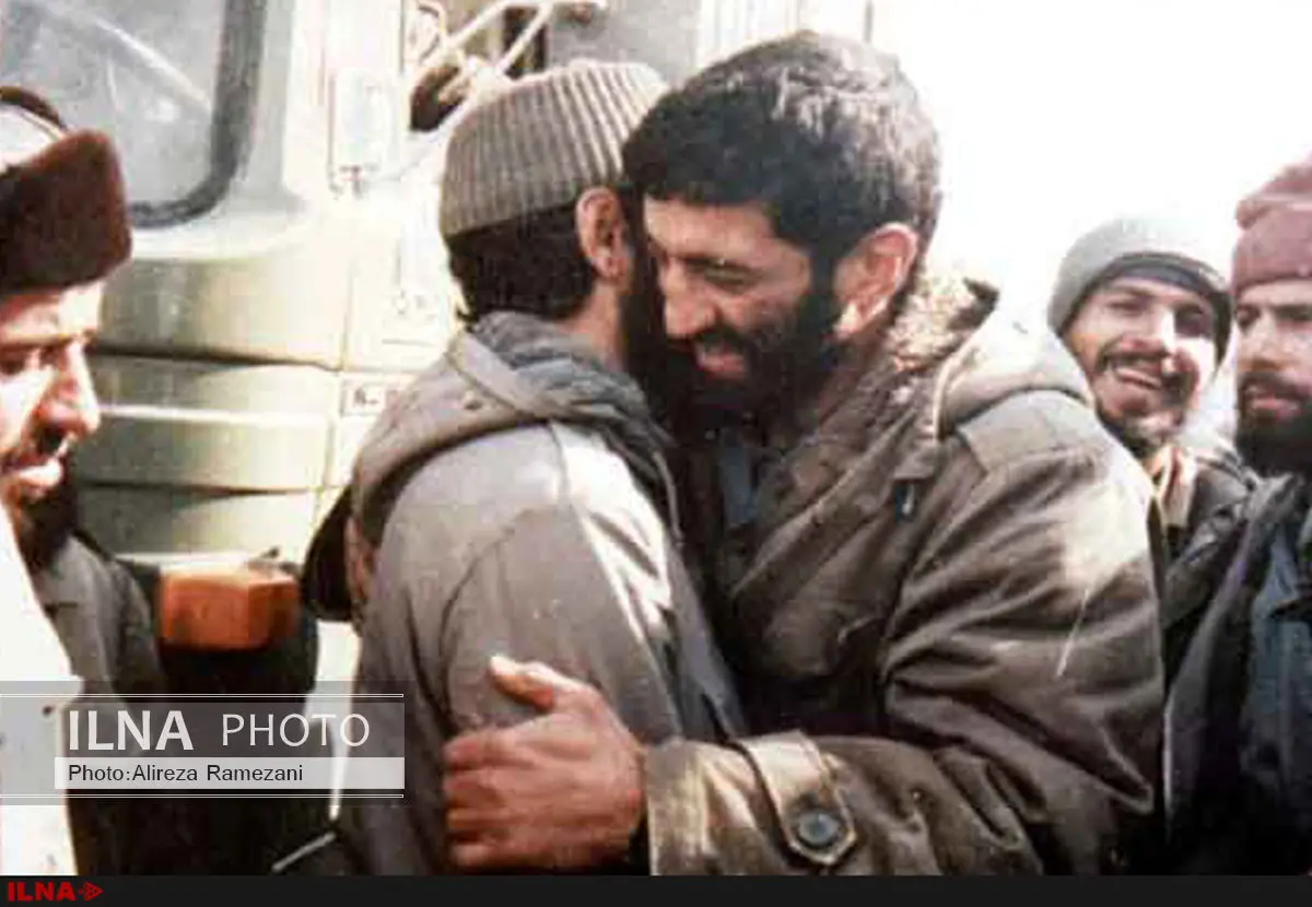 مدعیان دفاع از انقلاب، عظمت ایران را تا سطح اهداف باندی خود پایین میآورند