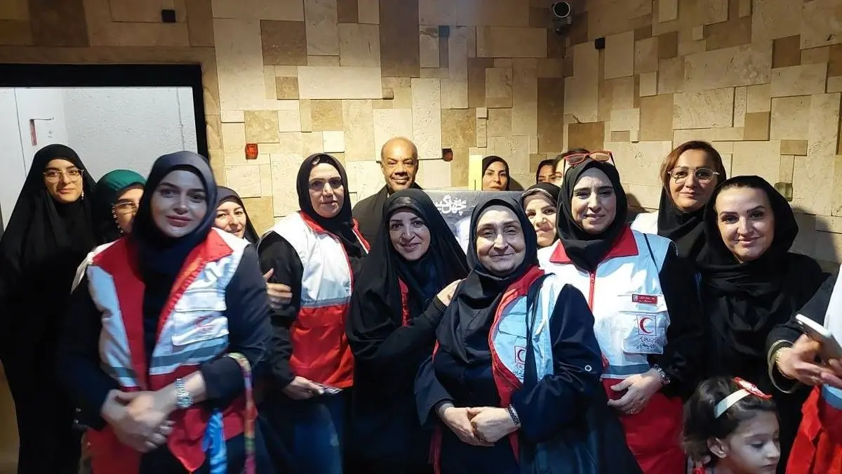 نمایش «چهل‌گیس» میزبان امدادگران هلال‌احمر شد 