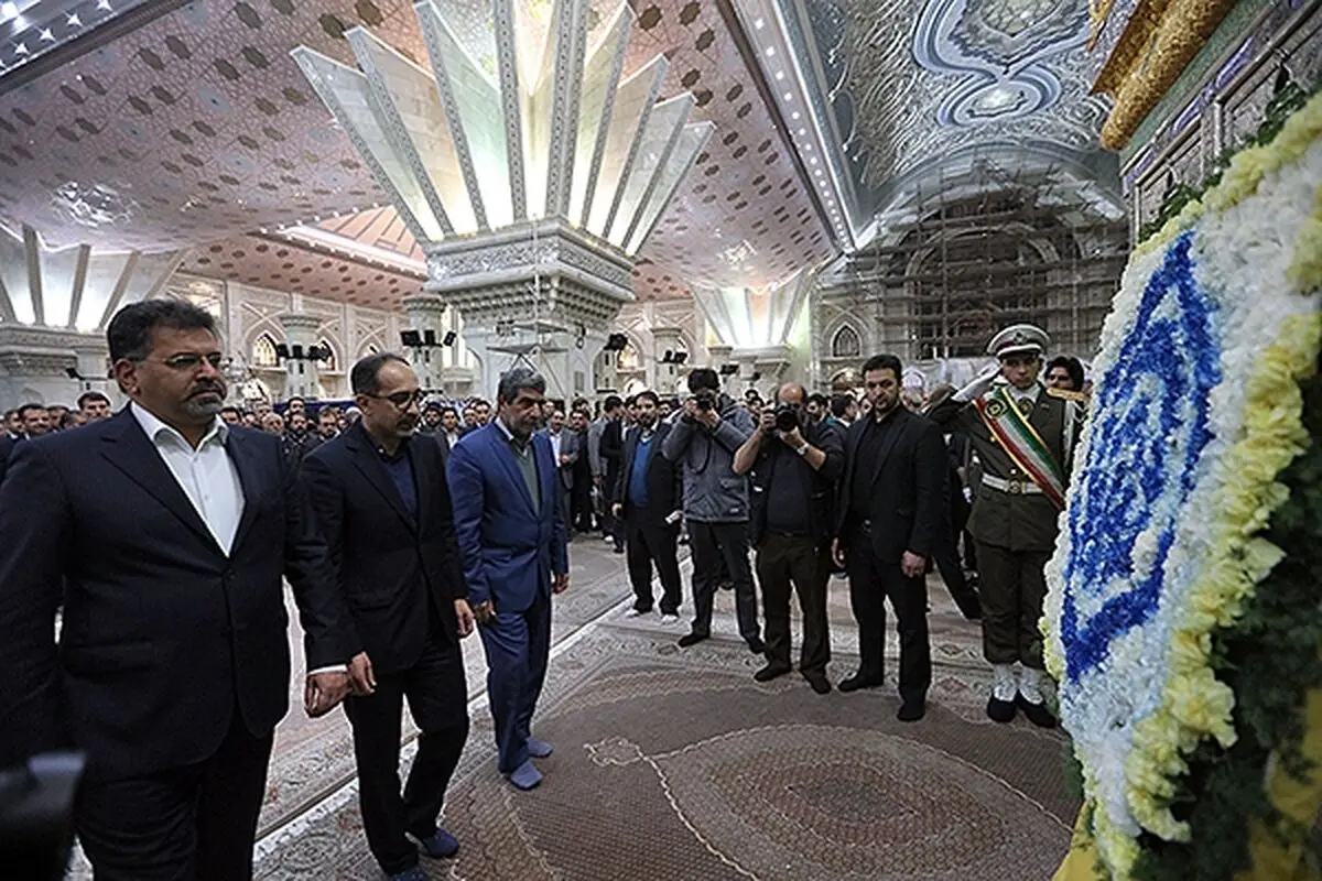  تجدید میثاق مدیران عالی بانک رفاه با آرمان های امام راحل(ره) 