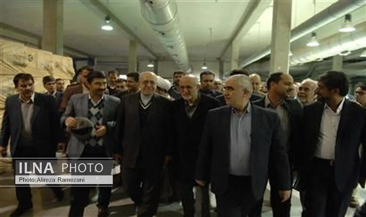 وزیر صنعت از کارخانه نساجی شهرستان فردوس بازدید کرد