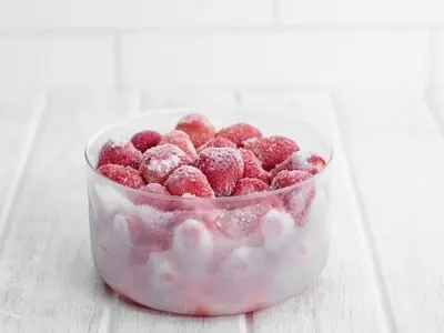 توت فرنگی را چگونه فریز کنیم ؟