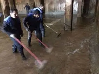 شستشوی و لایروبی ۴۴۰ کیلومتر شبکه آب و فاضلاب در شهرستان خوی