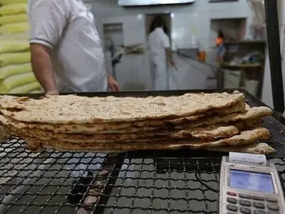 استان فارس ؛ ایستگاه چهارم اجرای طرح هوشمندسازی یارانه نان/ با اجرای این‌طرح مصرف مردم محدود می شود/ معاون استاندار: تغییری ایجاد نمی‌شود