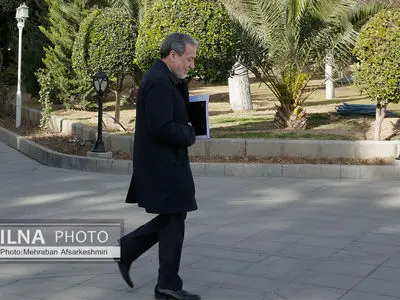 اعضای هیأت دولت در جمع خبرنگاران