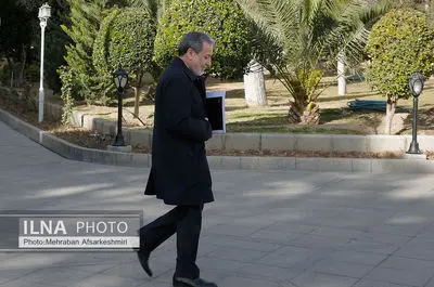 اعضای هیأت دولت در جمع خبرنگاران