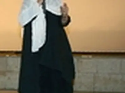 باید به سمت جهان عاری از خشونت حرکت کنیم