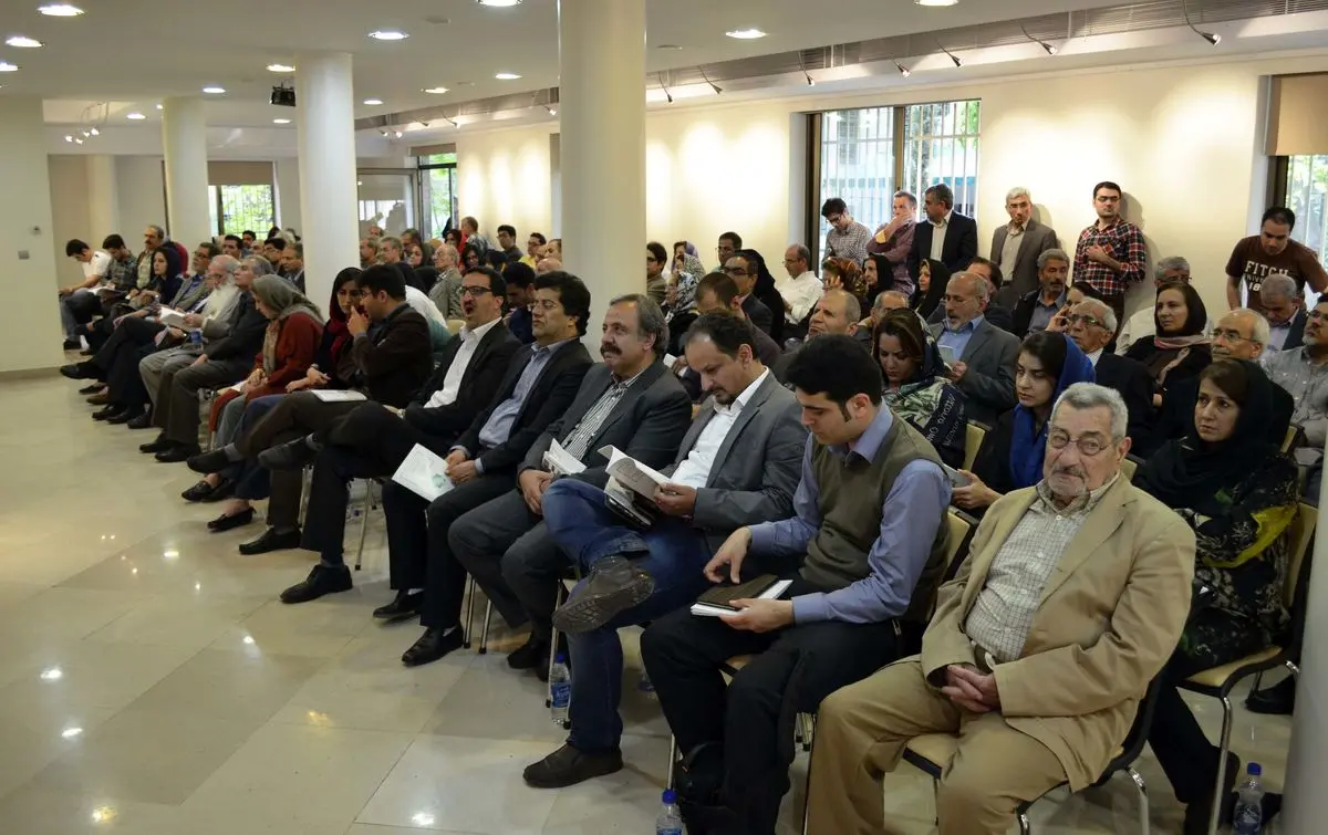  جایزه ادبی و تاریخی دکتر محمود افشار به محمدعلی موحد اهدا شد