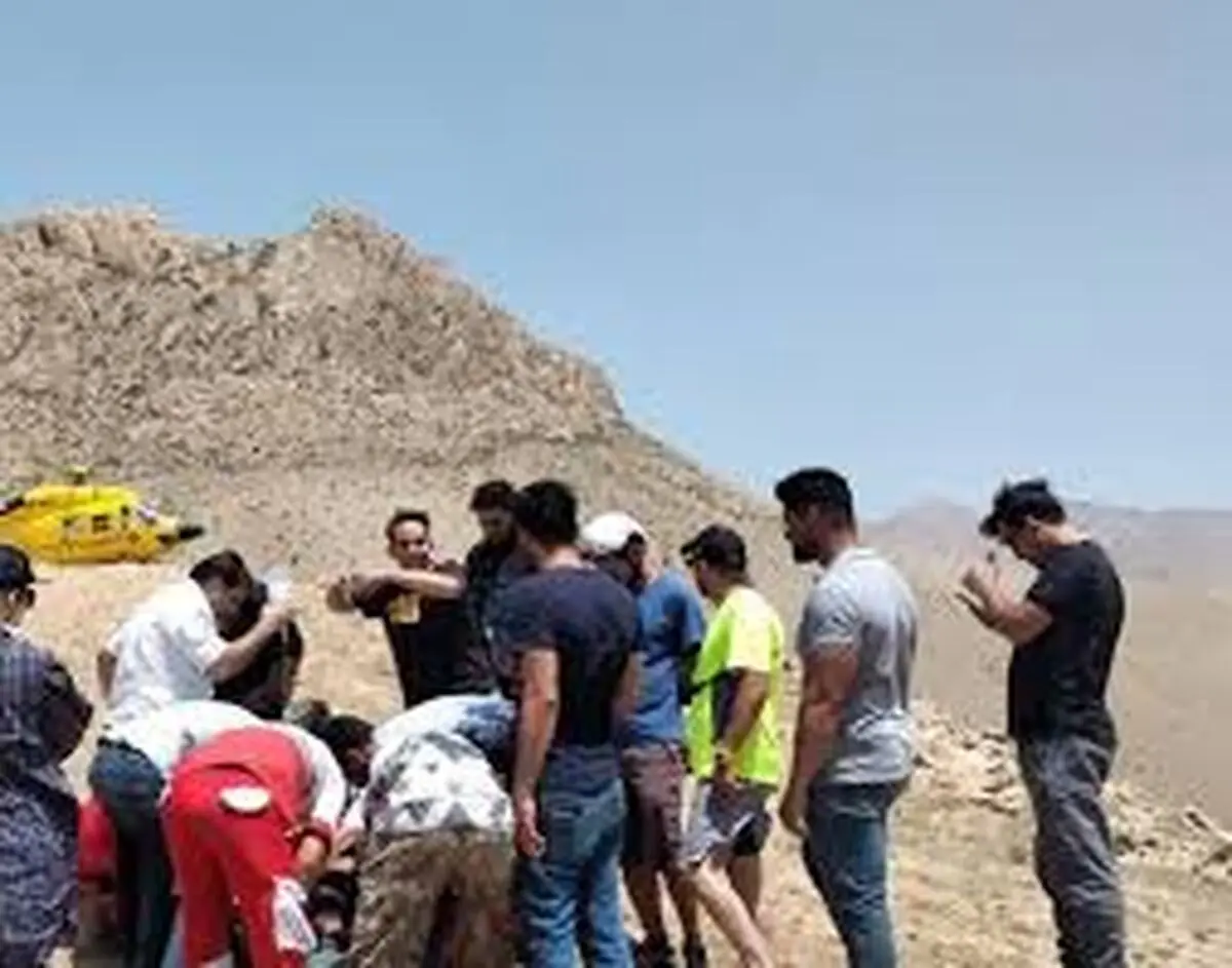 نجات فرد سقوط کرده از ارتفاعات روستای آبگلور