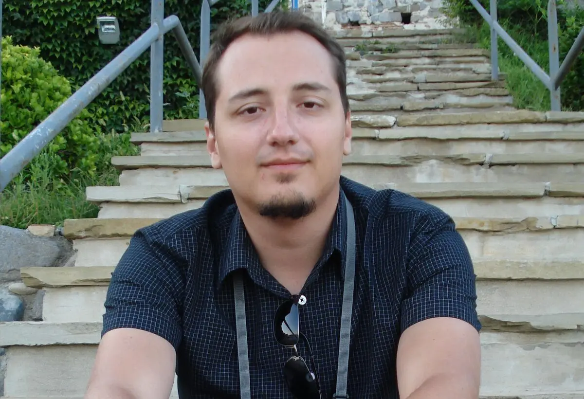 Assange was imprisoned for exposing war crimes of Washington and London; Philip Burov
