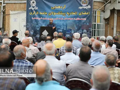 ۲۵ درصد معوقه متناسب‌سازی با کج سلیقگی اعمال شد/ برنامه هفتم توسعه به ضرر کارگران و سازمان تأمین اجتماعی است