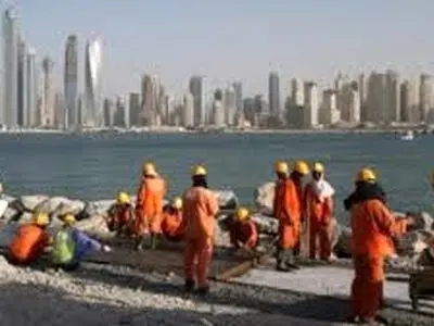 توصیه دولت امارات به کارکنان بخش خصوصی: برای حفظ امنیت تا ۳ مارس دورکار باشید