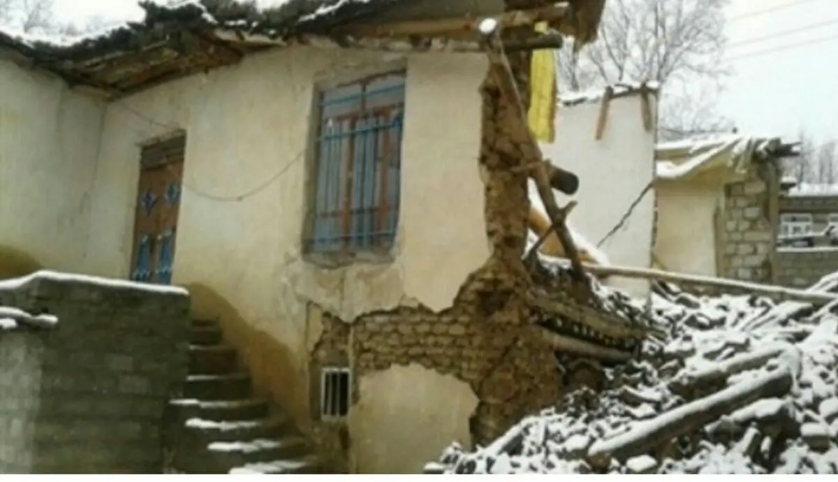 ریزش سقف مدرسه ابتدایی در سردشت/ انتقال دانش آموزان به کانکس