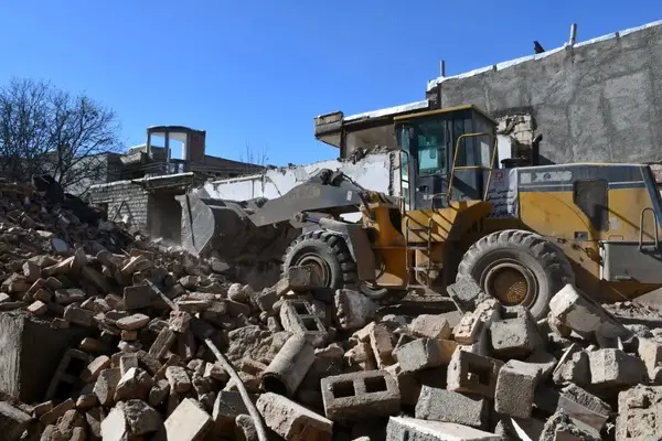 اتمام کار آواربرداری بیش از ۷۰۰ واحد مسکونی آسیب دیده از زلزله در خوی