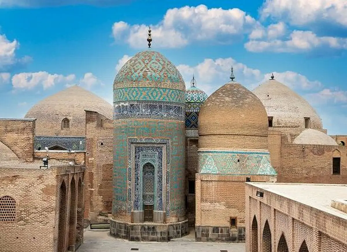 اردبیل میزبان گردشگران نوروزی/,از گشوده شدن درب های مجموعه جهانی شیخ صفی به روی مسافران تا ارائه تخفیف ۴۰تا ۶۰درصدی اماکن اقامتی