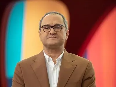 آهنگ معروف سلطان قلب‌ها در برنامه رامبد جوان/فیلم