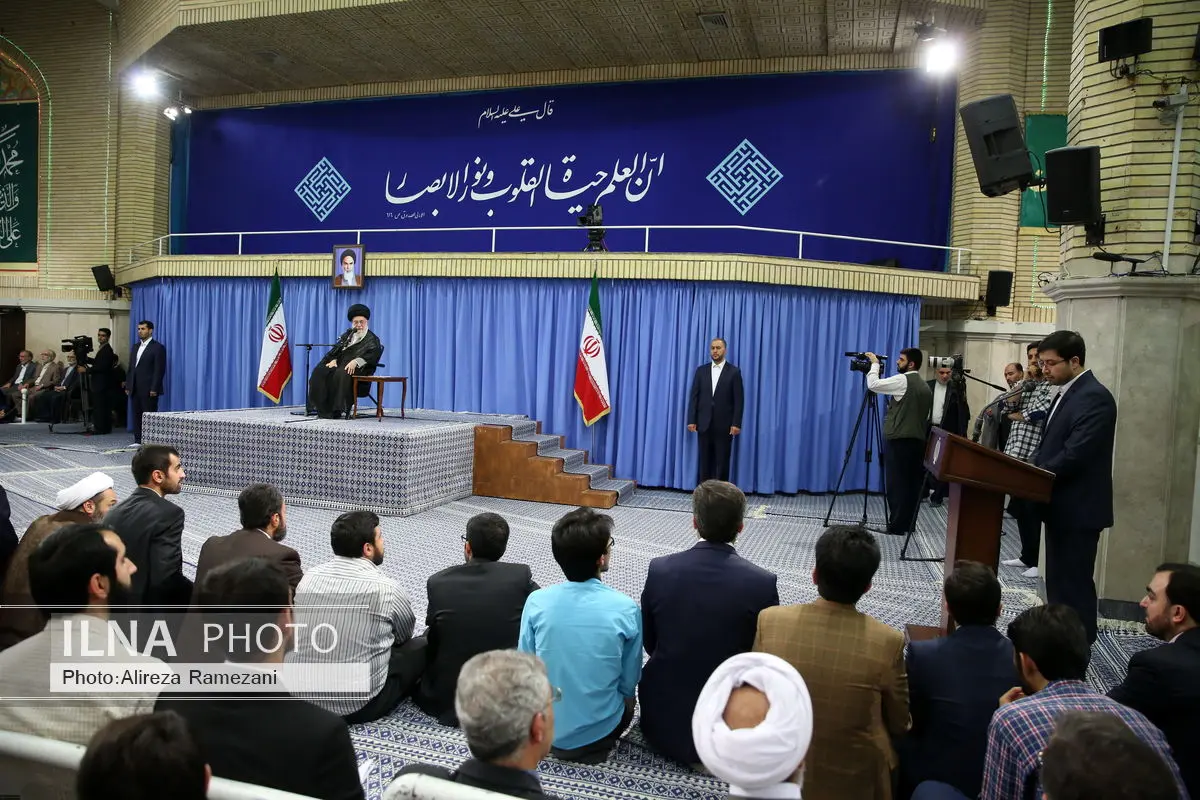جمعی از دانشجویان با رهبرانقلاب دیدار کردند