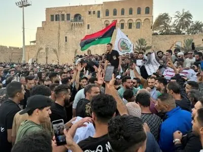 اعتراض گسترده کارگران و دانشجویان لیبی به قطع سراسری برق/ معترضان جاده‌ها را بستند و نهادهای دولتی را تعطیل کردند