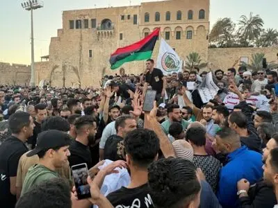 اعتراض گسترده کارگران و دانشجویان لیبی به قطع سراسری برق/ معترضان جاده‌ها را بستند و نهادهای دولتی را تعطیل کردند