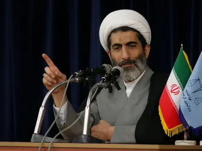 مبارزه با فساد باید علنی باشد