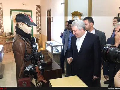 مرمت یک بنای تاریخی و جمع آوری اشیاء آن قابل تقدیر و تشکر است
