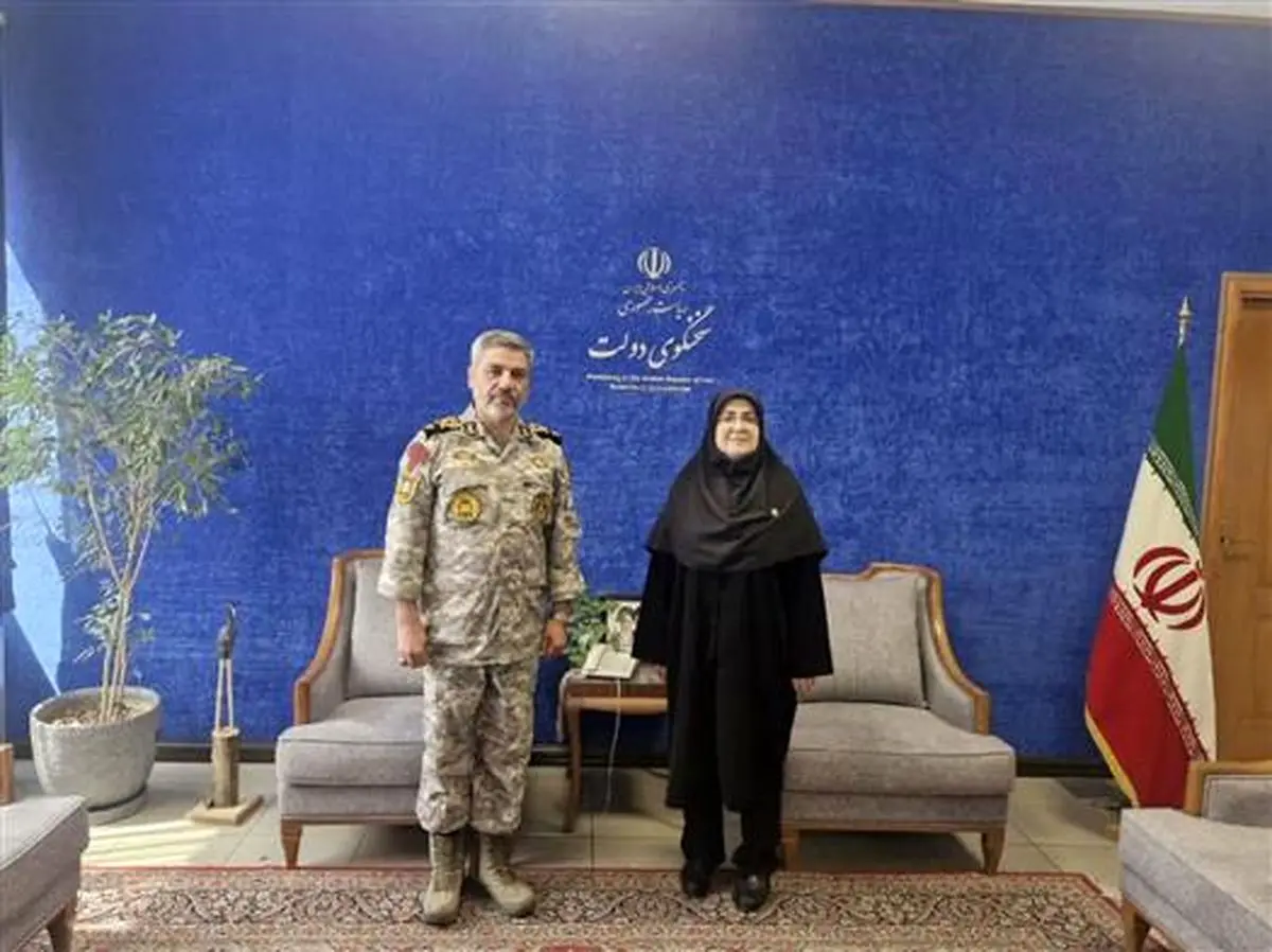  سخنگوی ارتش با مهاجرانی دیدار کرد