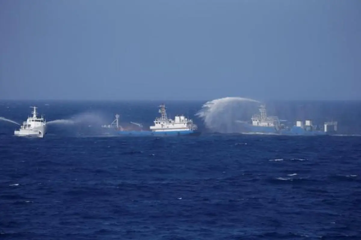 U.S. navy ship sails in disputed South China Sea amid trade talks with Beijing