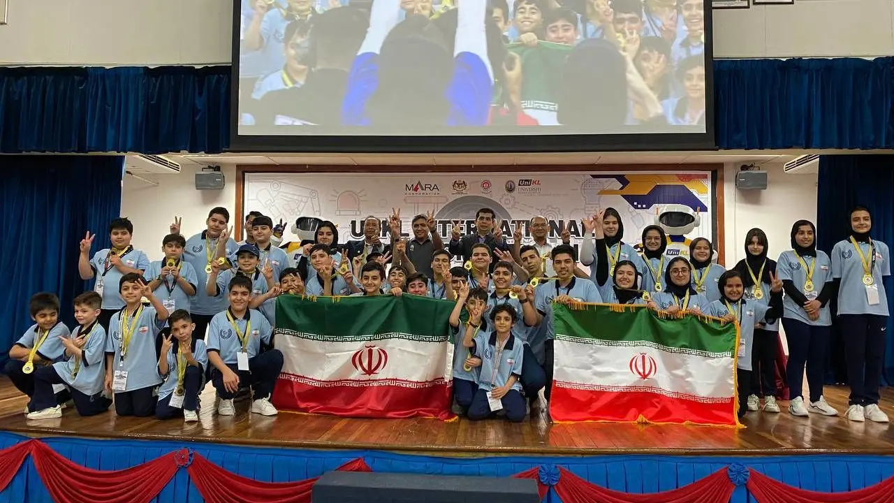 بازگشت تیم ایرانی از مسابقات رباتیک دانش آموزی آسیا با کسب مقام قهرمانی 