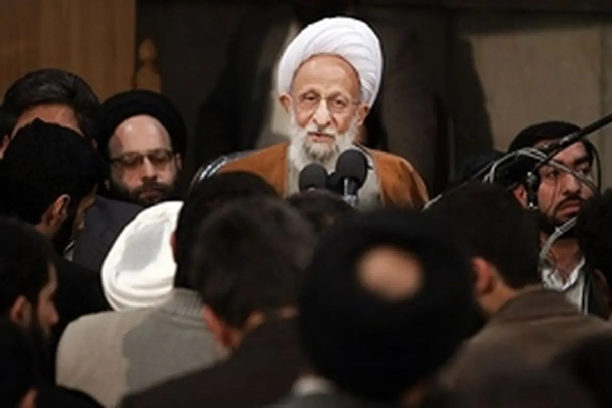 کسانی که تلاش می‌کردند لفظ «امام» خمینی را ترویج کنند امروز عقب گرد کرده‌اند