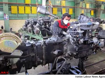 کارگران تراکتورسازی کردستان خواستار افزایش حقوق شدند