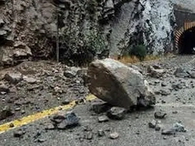 آزاد راه پل زال در محور خرم آباد - اندیمشک مسدود شد
