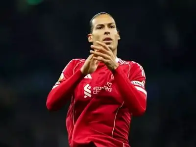 فن‌دایک از کوره در رفت: این سؤال درباره ژابی بی‌احترامی بود