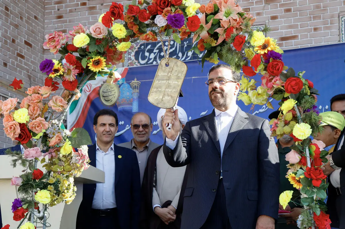 استاندار فارس زنگ مهر را در جمع دانشآموزان عشایر نواخت
