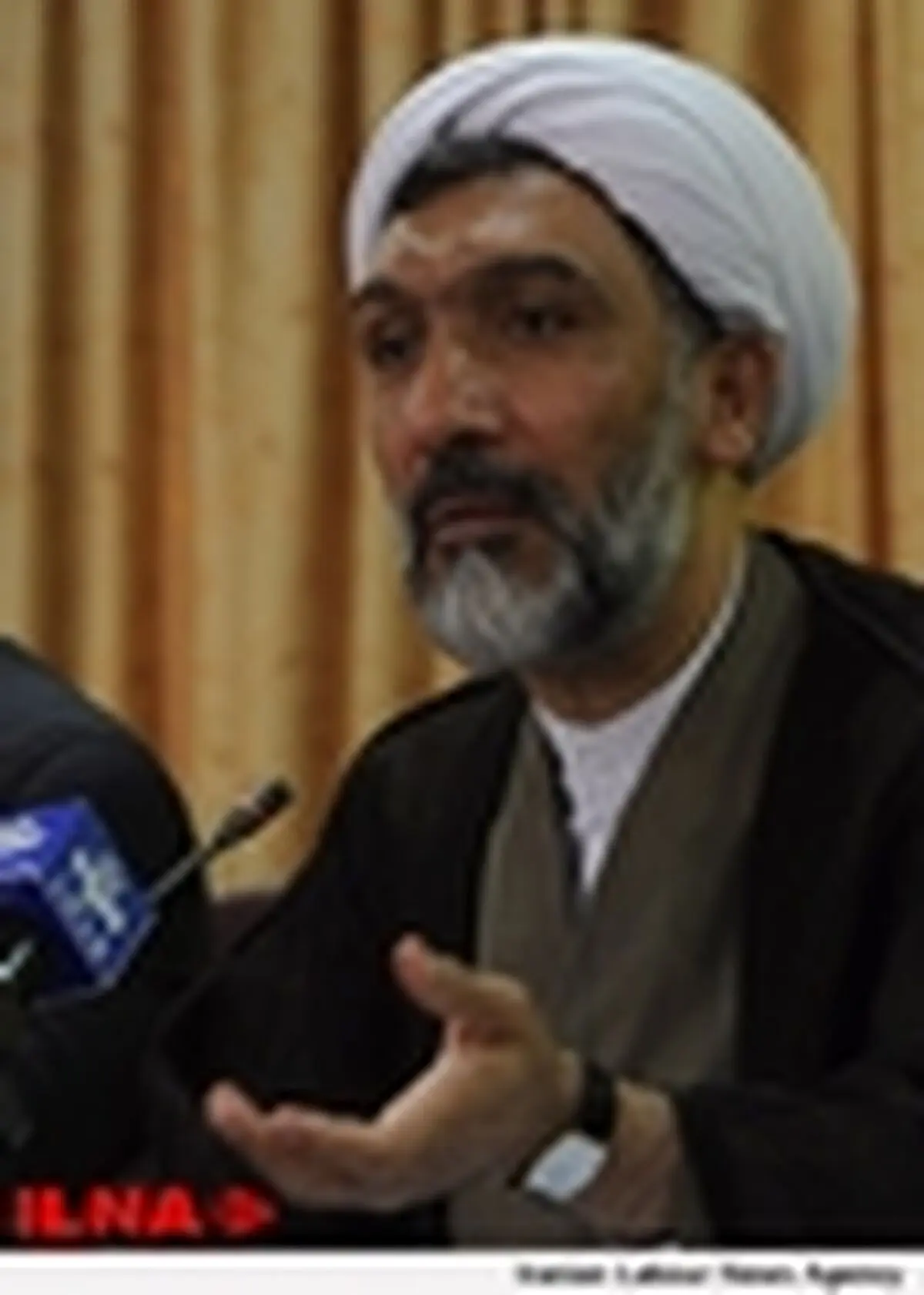 دشمن می خواهد در موضوع حقوق بشر ما را زمین گیر کند