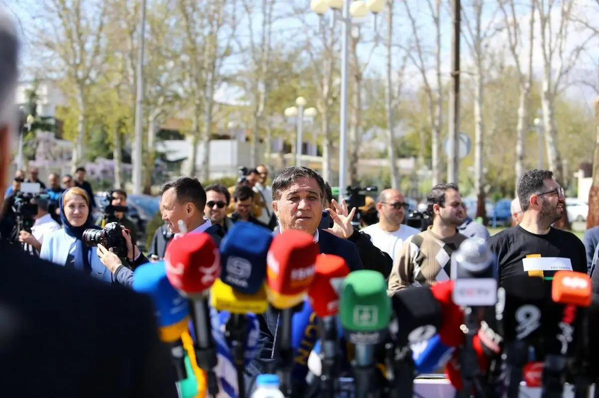 سیدورف؛ مشاور کم‌اثر استقلال