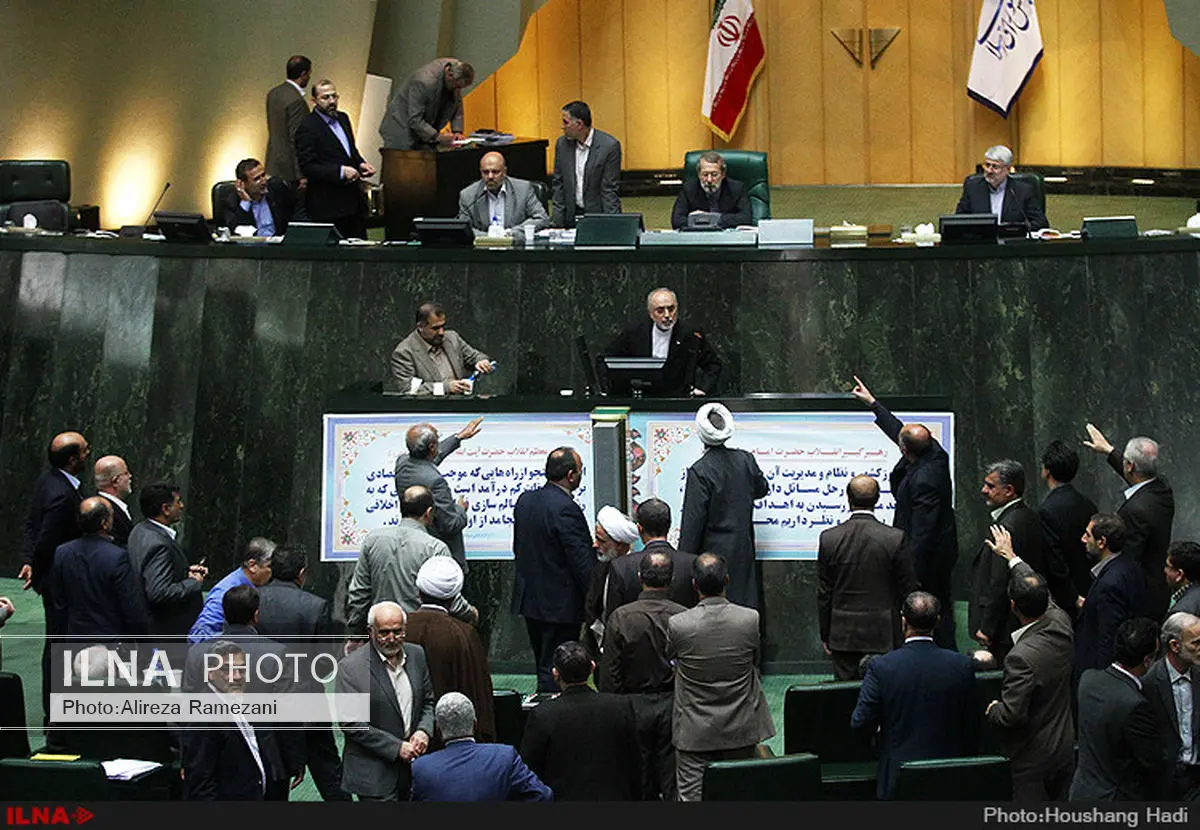 از محافظت برای جلوگیری هجوم به صالحی تا تهدید با سیمان+عکس